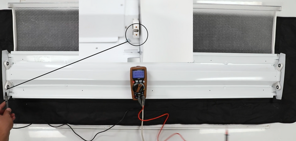 multimeter reads 0